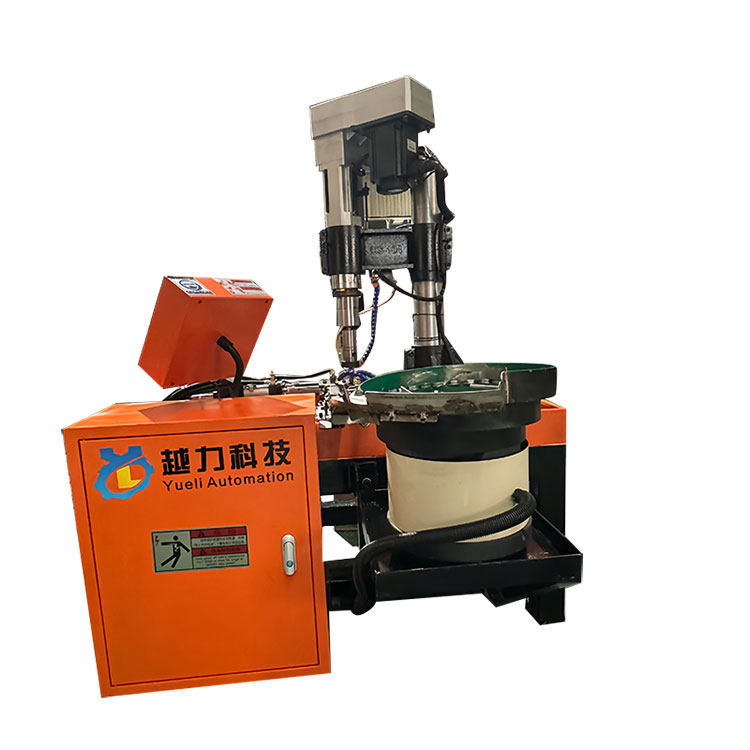 Nucum percussoque machina